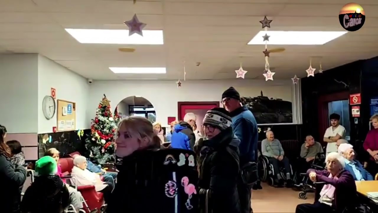 Un año más la Rondalla Navideña vuelve a recorrer las calles de Cárcar.#navidad #carcar 