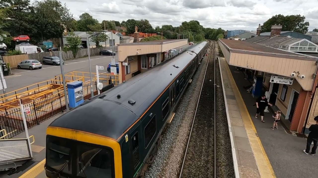 Train Journey from Westbury to Warminster onboard GWR Class 166217. #train #greatwesternrailway