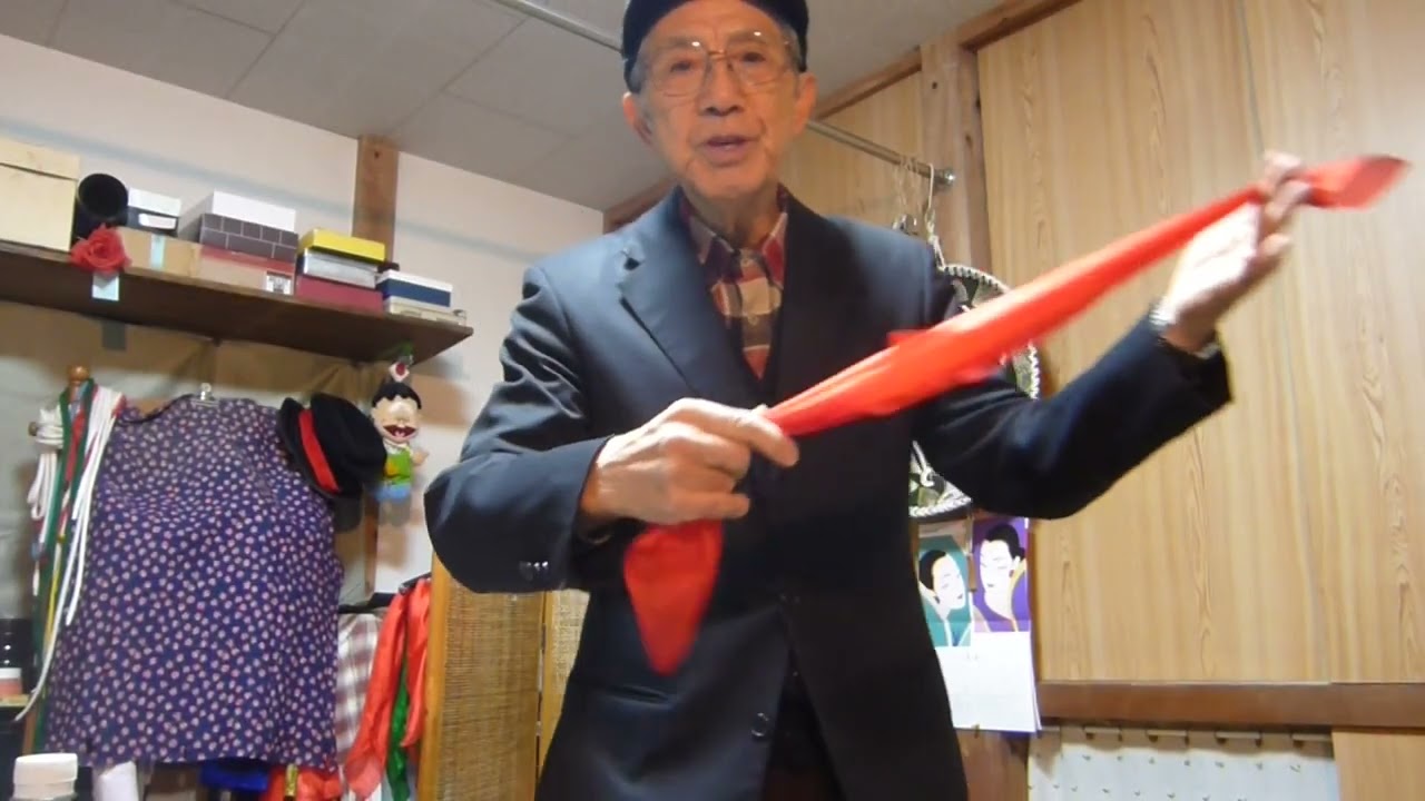 シニアの手品教室№126★消える結び目★簡単即席マジック№294ハンカチマジックの基本フオールスノットをマスターしましょう。