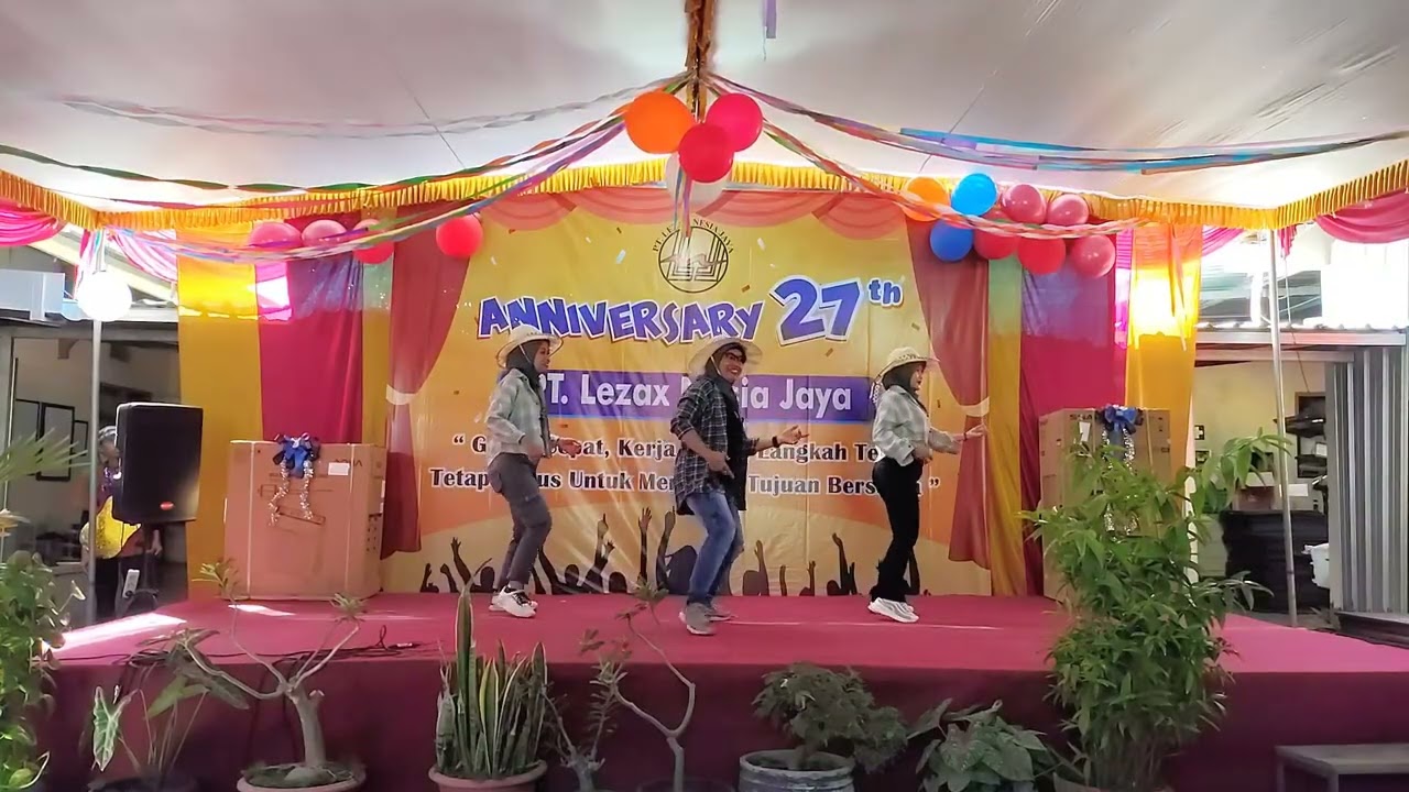 Tarian Prindavan oleh The Must Crew Bag 1 dalam rangka HUT PT Lezax Nesia Jaya