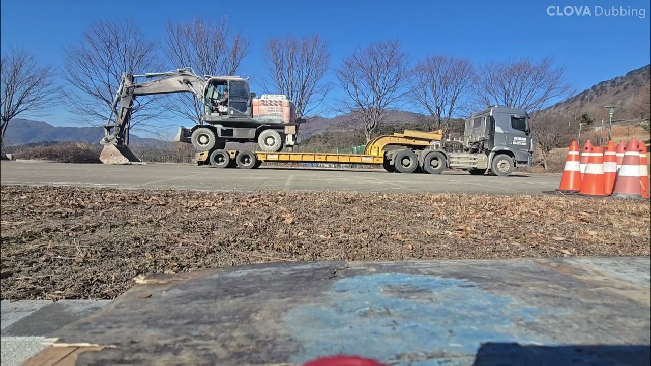 8W 추레라 상차 DX220W parking on low bed after loading