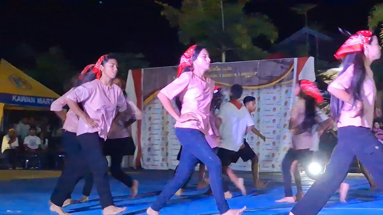 Tari Kreasi Enggo Lari meriahkan HUT 76th Seminari Langgur (oleh SMP Santa Theresia Langgur)
