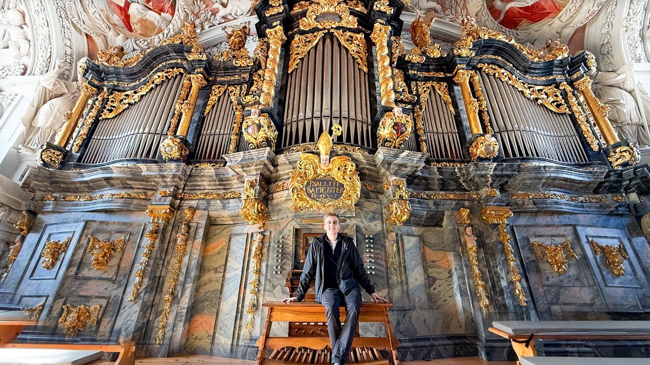 'Prelude in C'.. in a BREATHTAKING church!