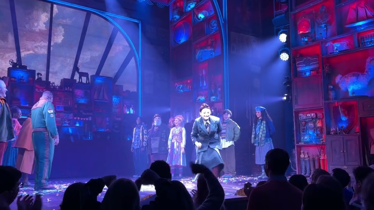 Paddington Musical Bows Savoy Theatre 3/12/25 3rd time and it just gets better