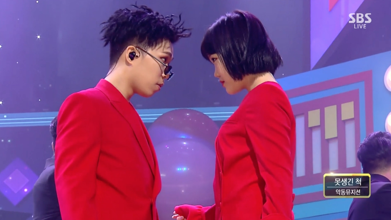 AKMU - &lsquo;못생긴 척 (PLAY UGLY)&rsquo; 0219 Inkigayo