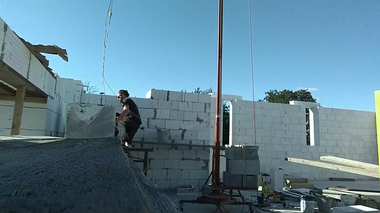 Stavební jeřáb - přesun tvárnic Ytong YQ500 cca 35kg