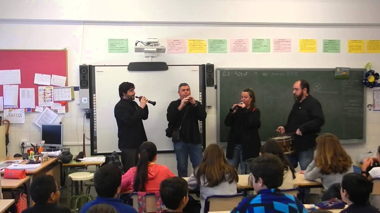 “Conociendo la Dulzaina y el Tabal”, interpretación de la pieza el 