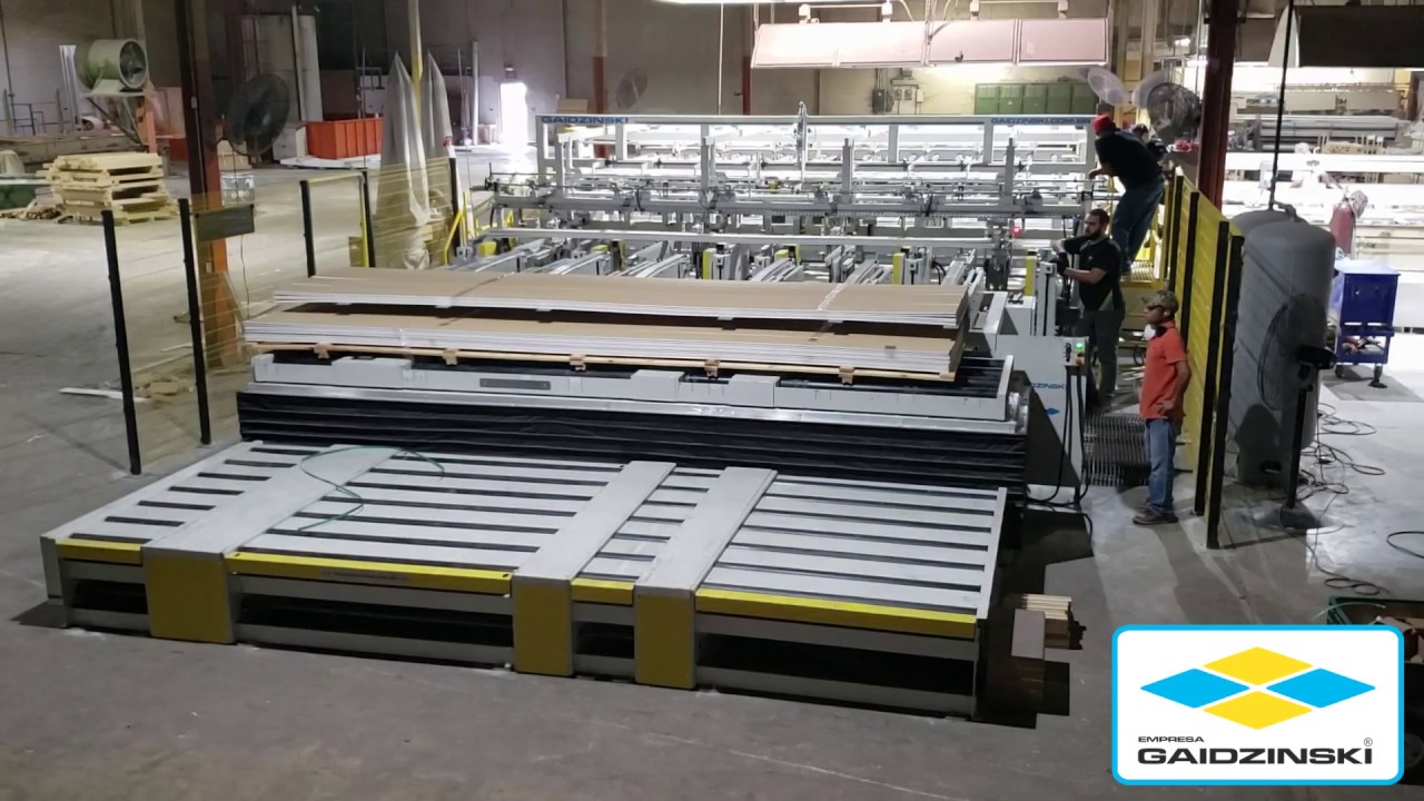 Linha de Embalagem para Molduras e Boards / Stacking Line for Mouldings and Boards