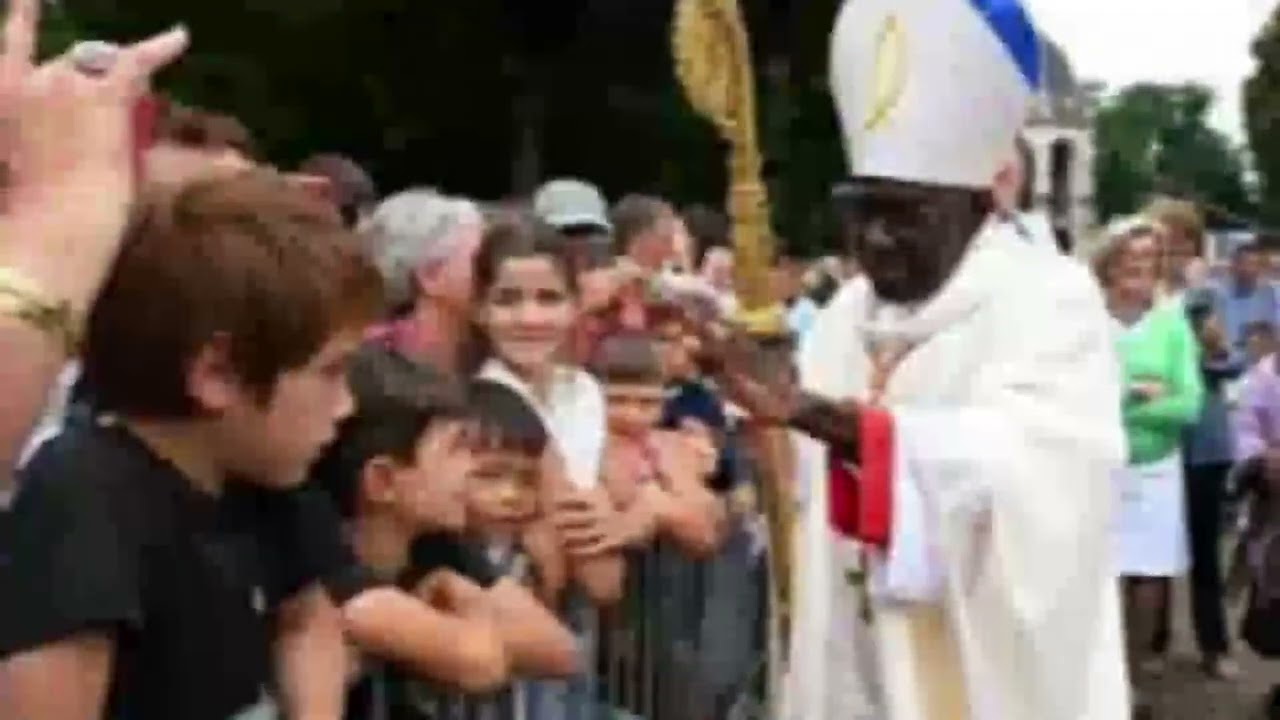 Le cardinal Robert Sarah lance un message prophétique sur l'Europe et la France lors de la messe