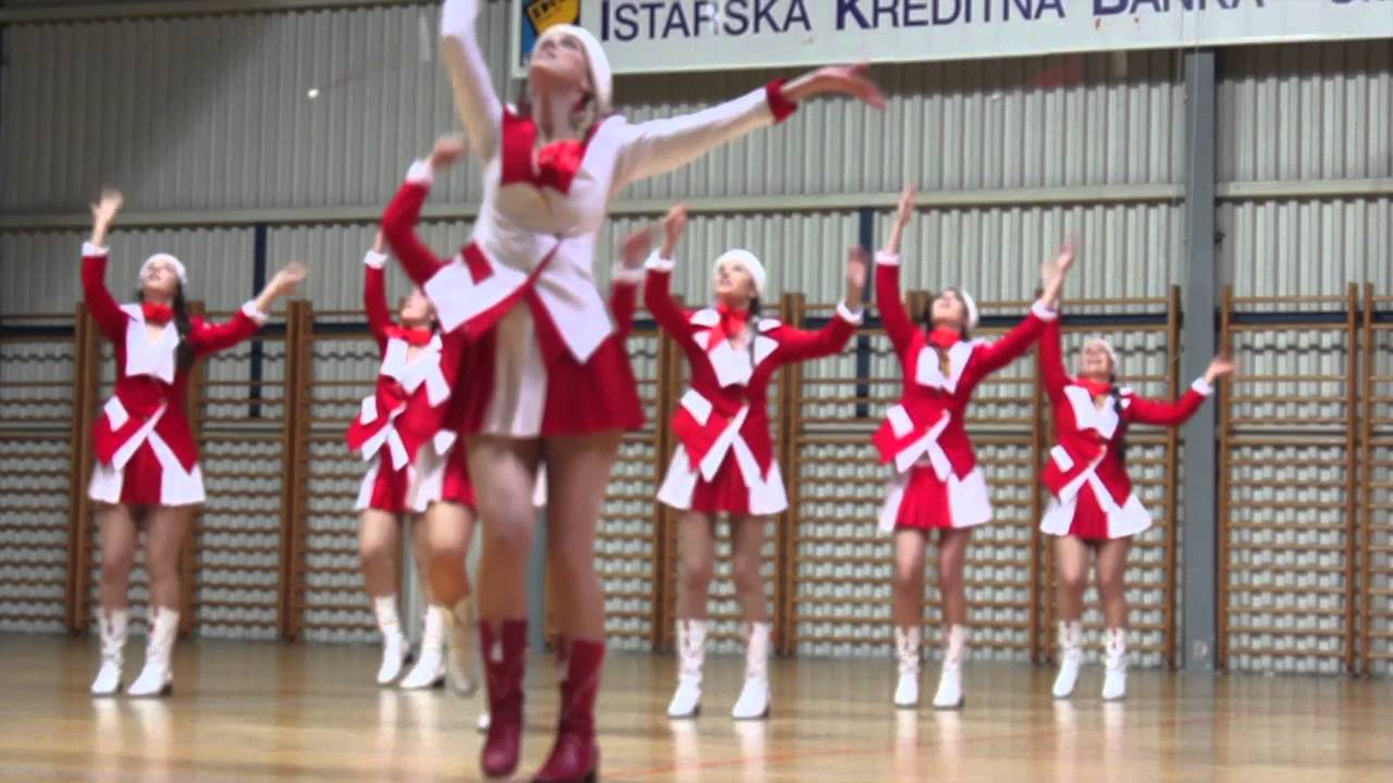 Rovinjske mažoretkinje, božićni nastup 2012. Makhno project - Odessa mama (Одесса мама)