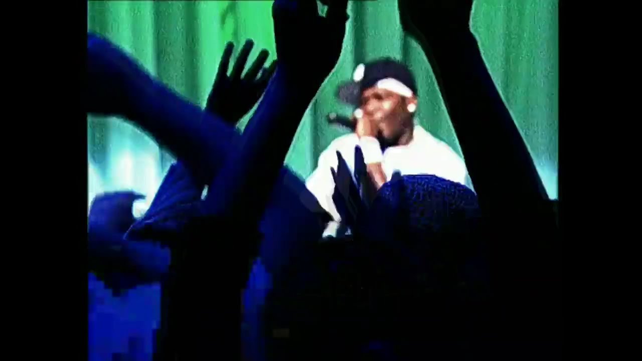 wun two - give me a hug