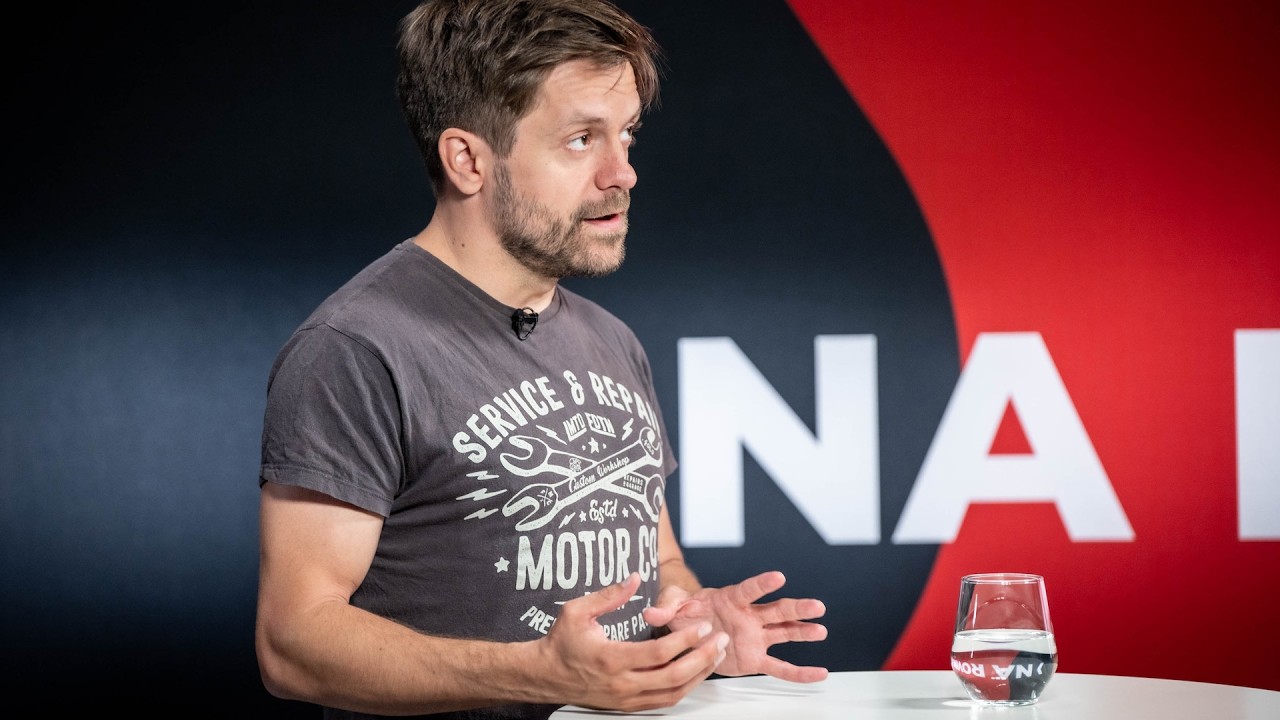 👥 NA ROVINU s Jiřím Mádlom: Na plochozemcoch sa budeme chvíľu smiať a oni odídu | Aktuality