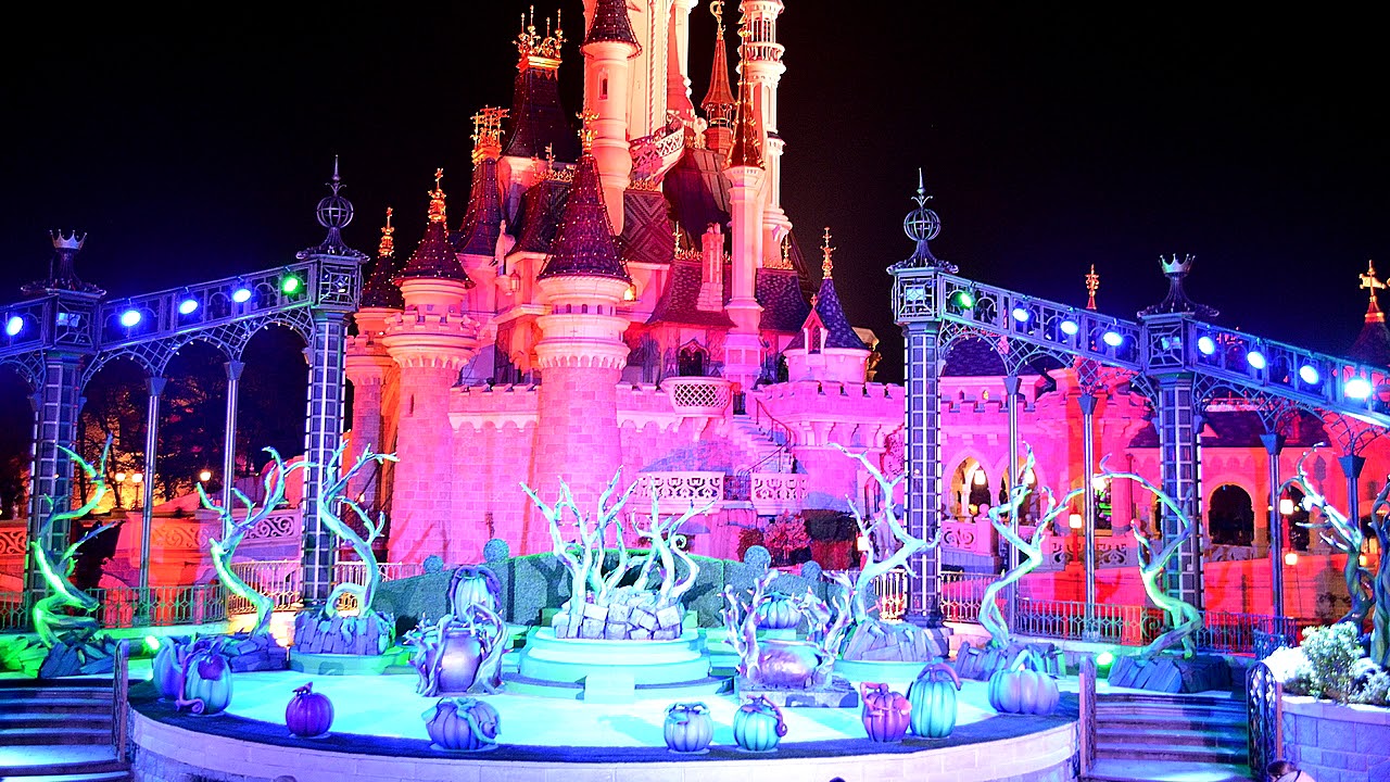 Disneyland Paris | Royal Castle Stage (Halloween) | Area Music Loop