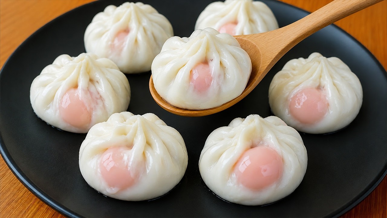 Don't poach eggs directly in water! Here's a simple and beautiful tip for poaching eggs.
