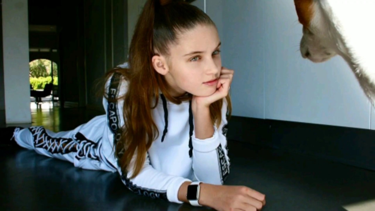 Savannah Clarke evolução (2013 & 2018) #1
