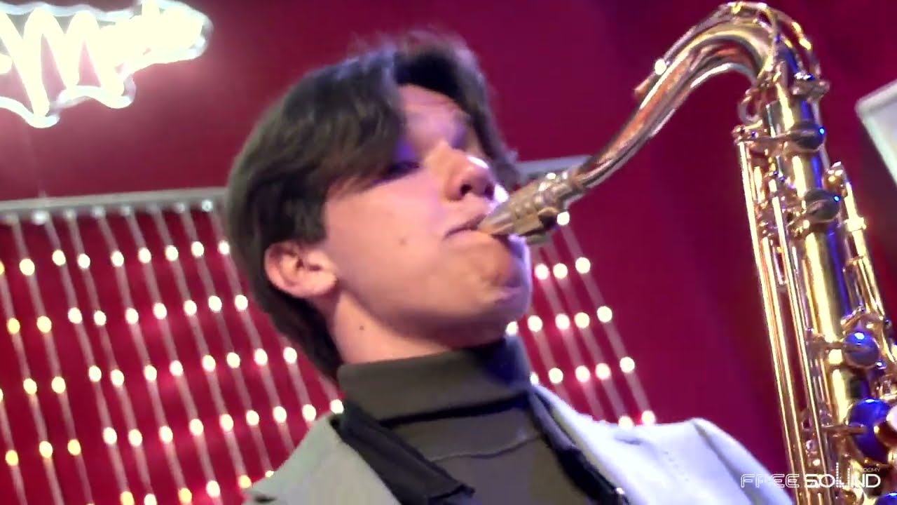 Umbrella (Rihanna) | Francesco Longo - Free Movie 9