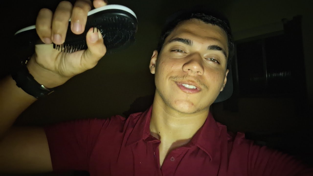 ASMR ESPECIAL DE NATAL | Te vestindo para a véspera de Natal!