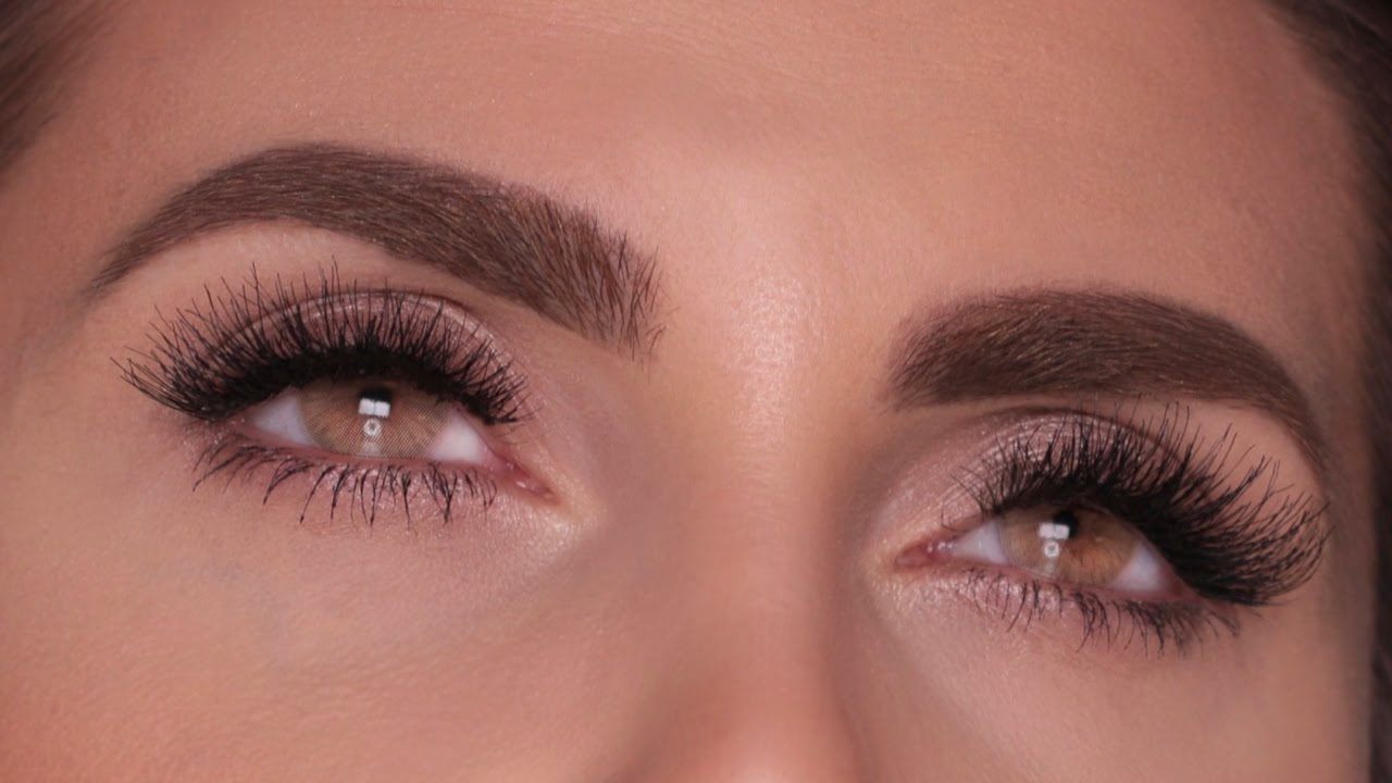 How to apply False Lashes for Beginners | Ali Andreea