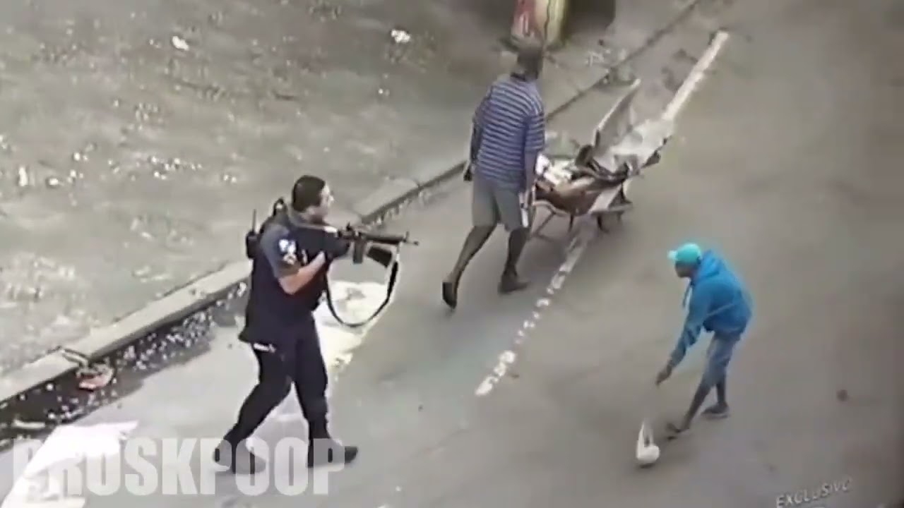 POLICIAIS SALVANDO O DIA NA VILA DA FOLHA DO RIO DE JENEIRO