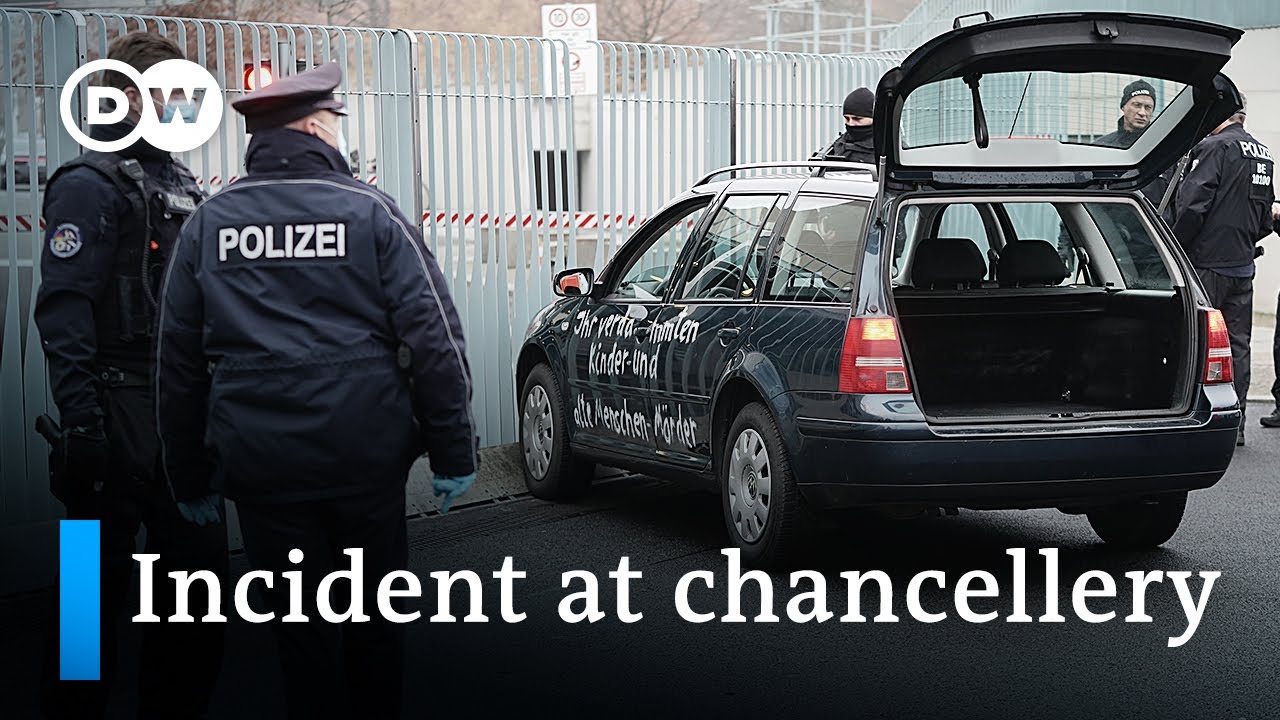 Car crashes into German chancellery | DW News