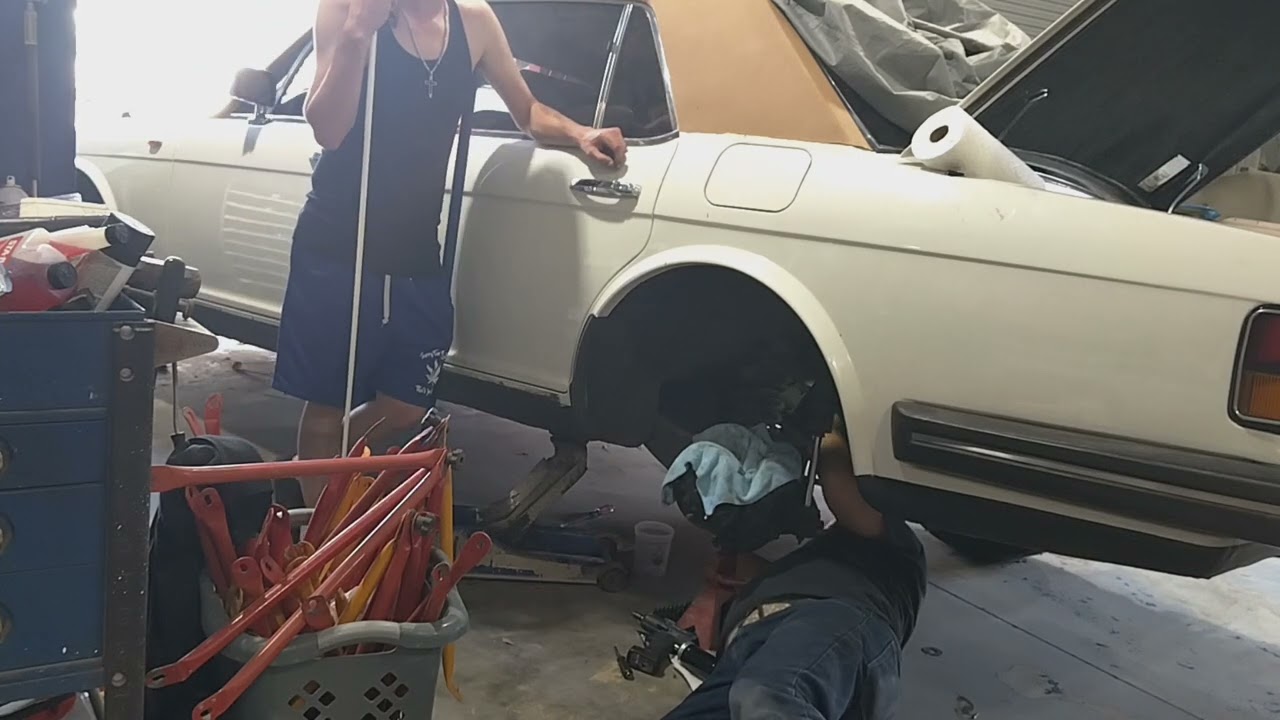 Installing a fuel pump on a 1988 Rolls-Royce silver spur