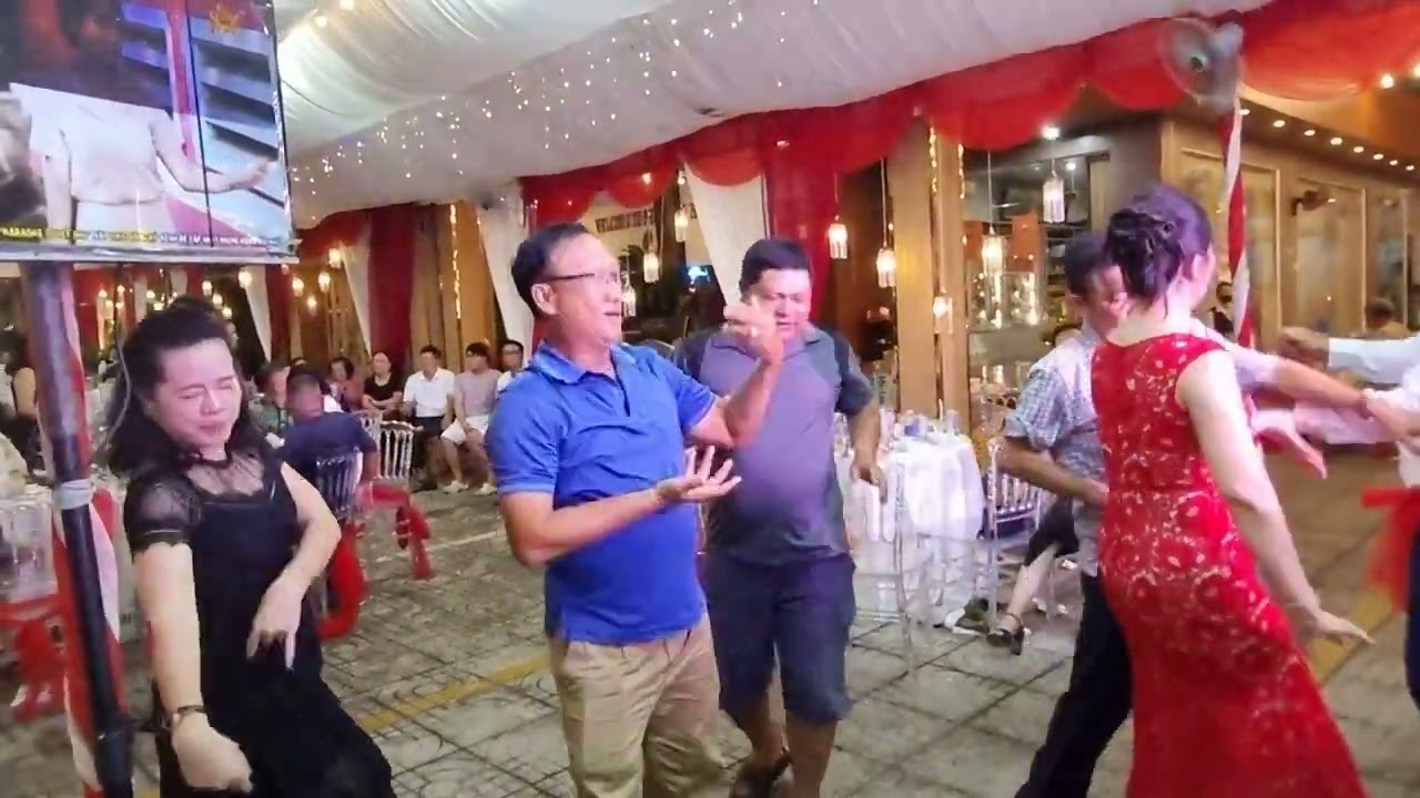 Bạn tui U60 làm xui nè 😂😂😂