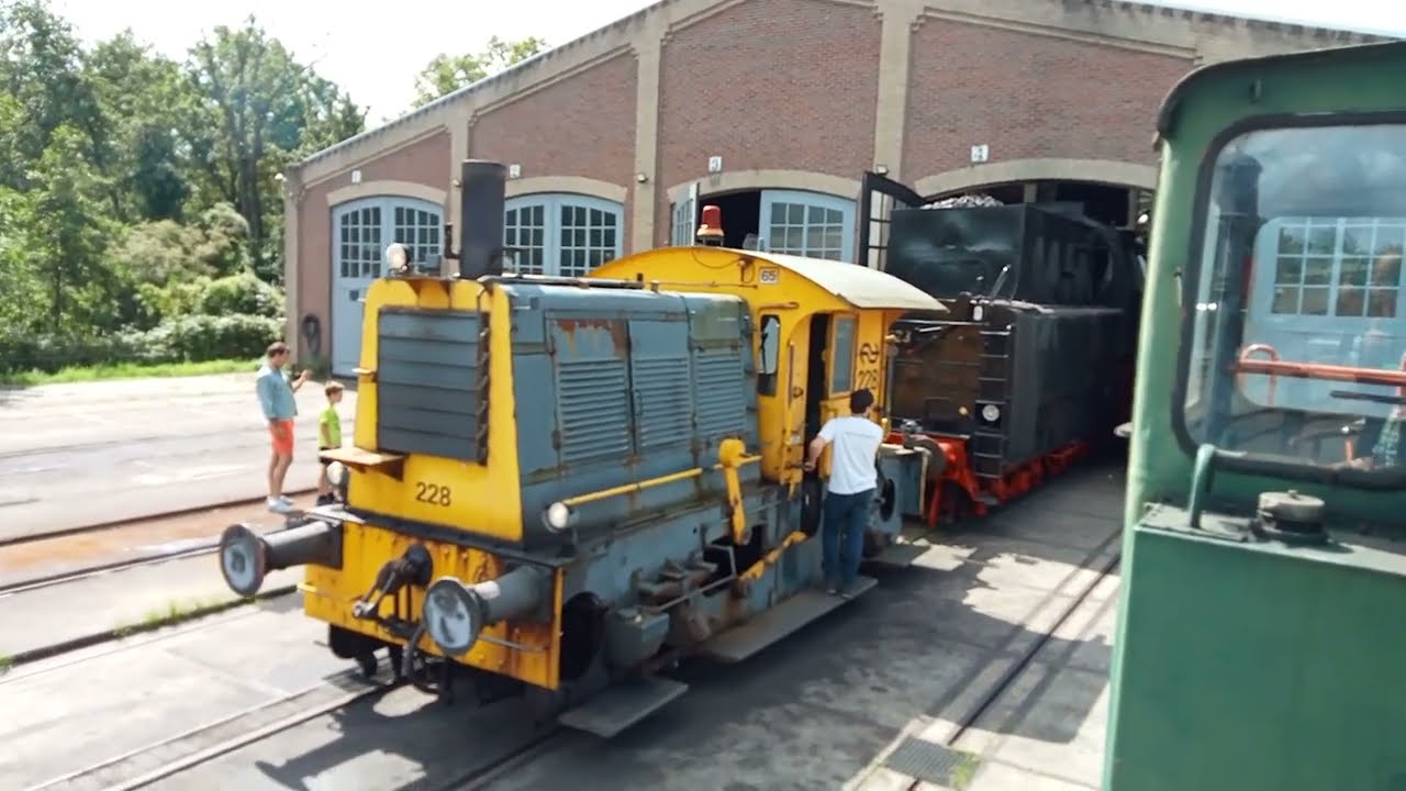 Sik 228 bij SSN rangeren met  23023, 8811 en Bakkie,  augustus 2023.