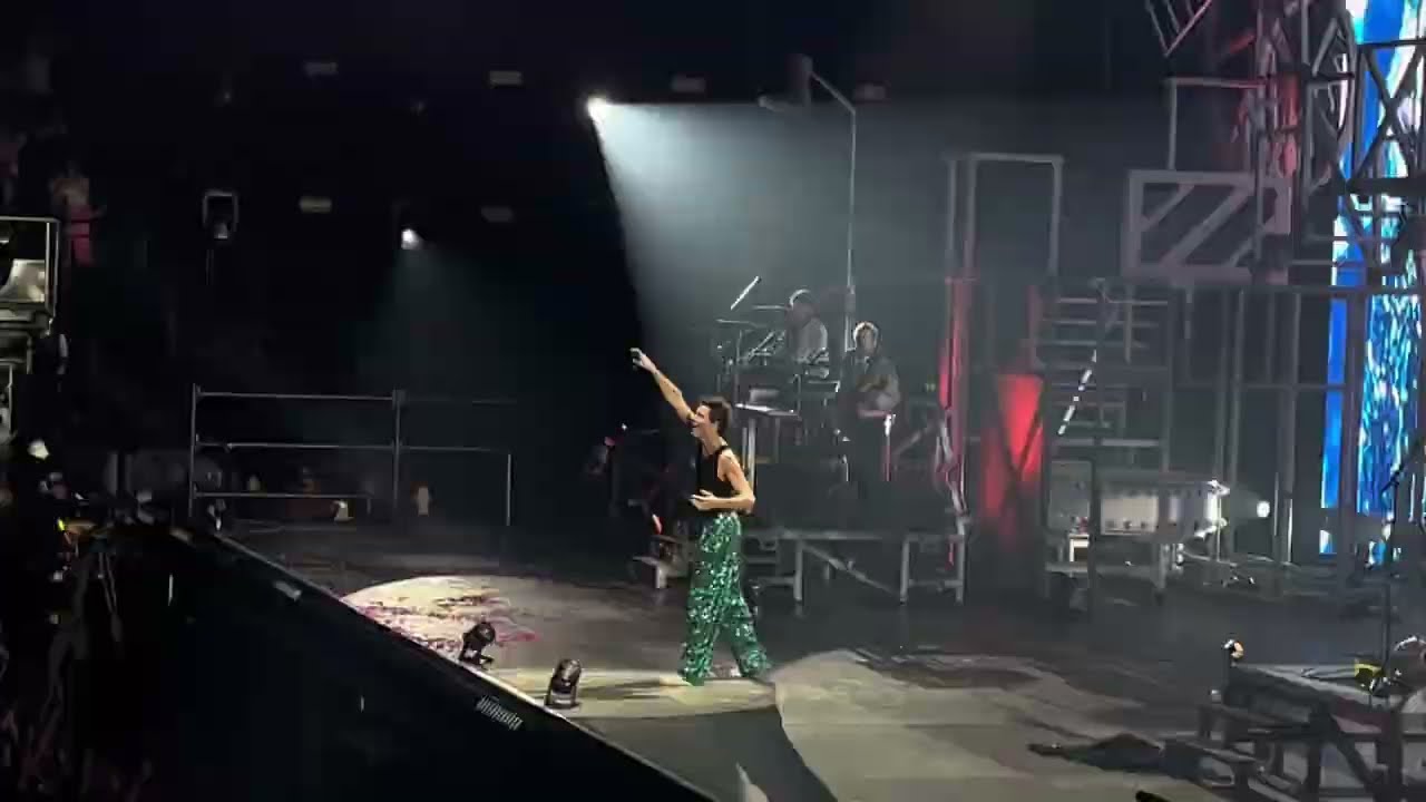 Concert de Mika à l’Accor Arena (16 Février 2025)- Love Today