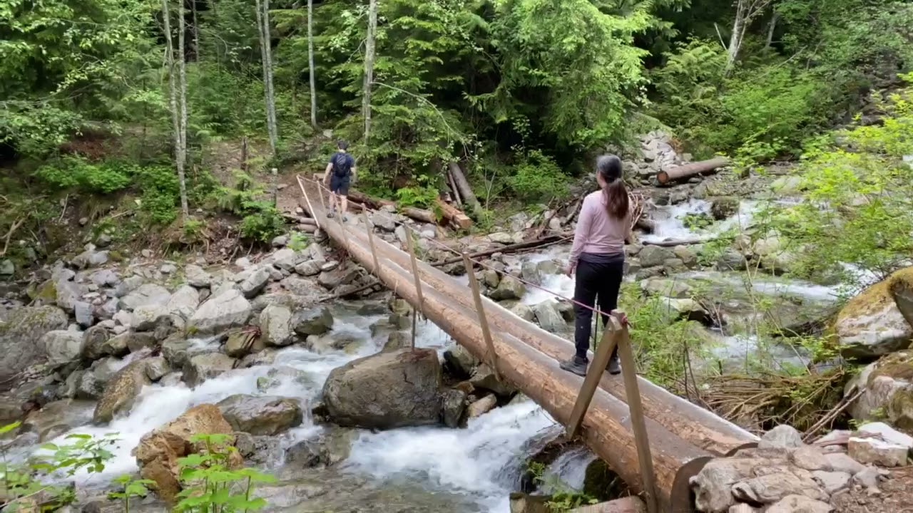 Best Vancouver Hiking(Intermediate) --Tunnel Bluff Trail