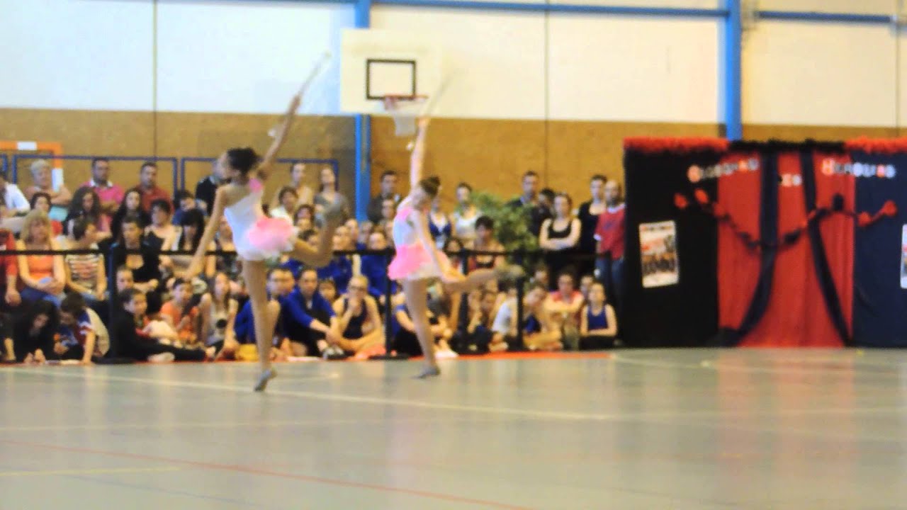 Twirling Club Estelle Saint Herblain : Duos Hamèle & Kelly 2014