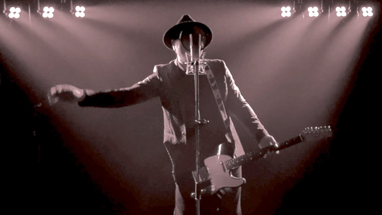 PMR pell-mell rush - Something Is Wrong [Official Music Video]