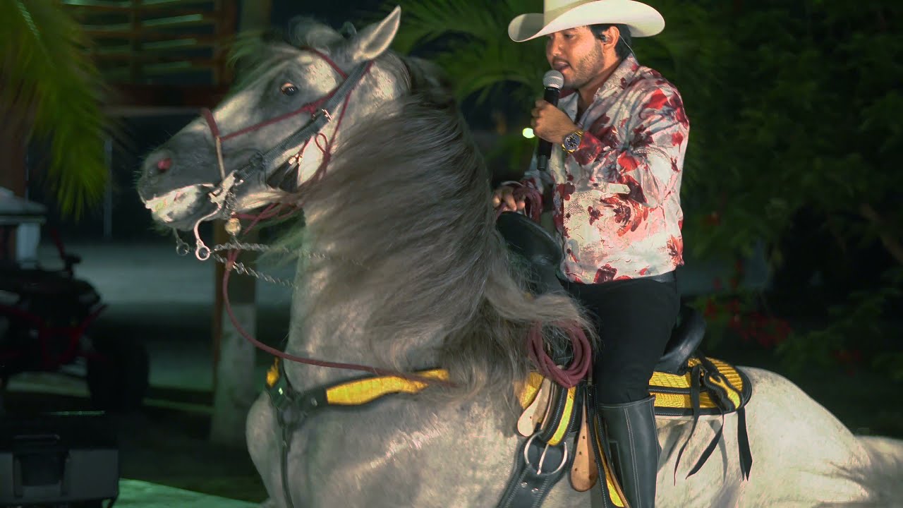 El Gallero - Jesús Uriarte (En vivo a Caballo)