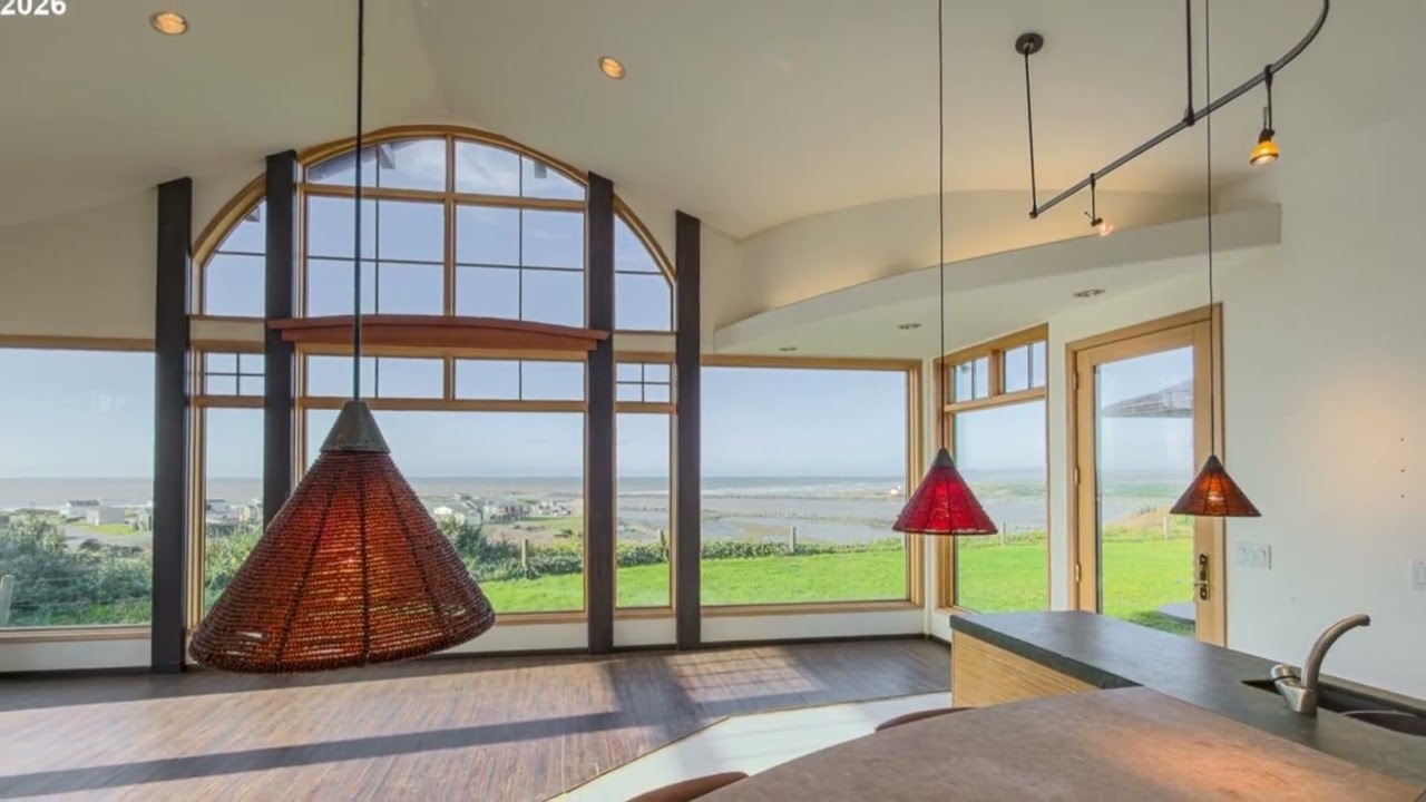 PANORAMIC OCEAN And LIGHTHOUSE VIEWS!