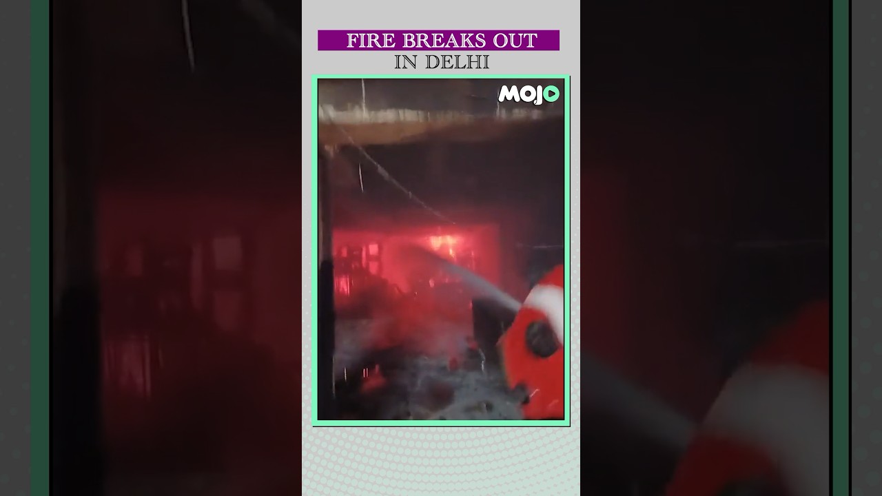 Massive Fire Break Out At Mukherjee Nagar PG In Delhi; All Women Rescued #shorts