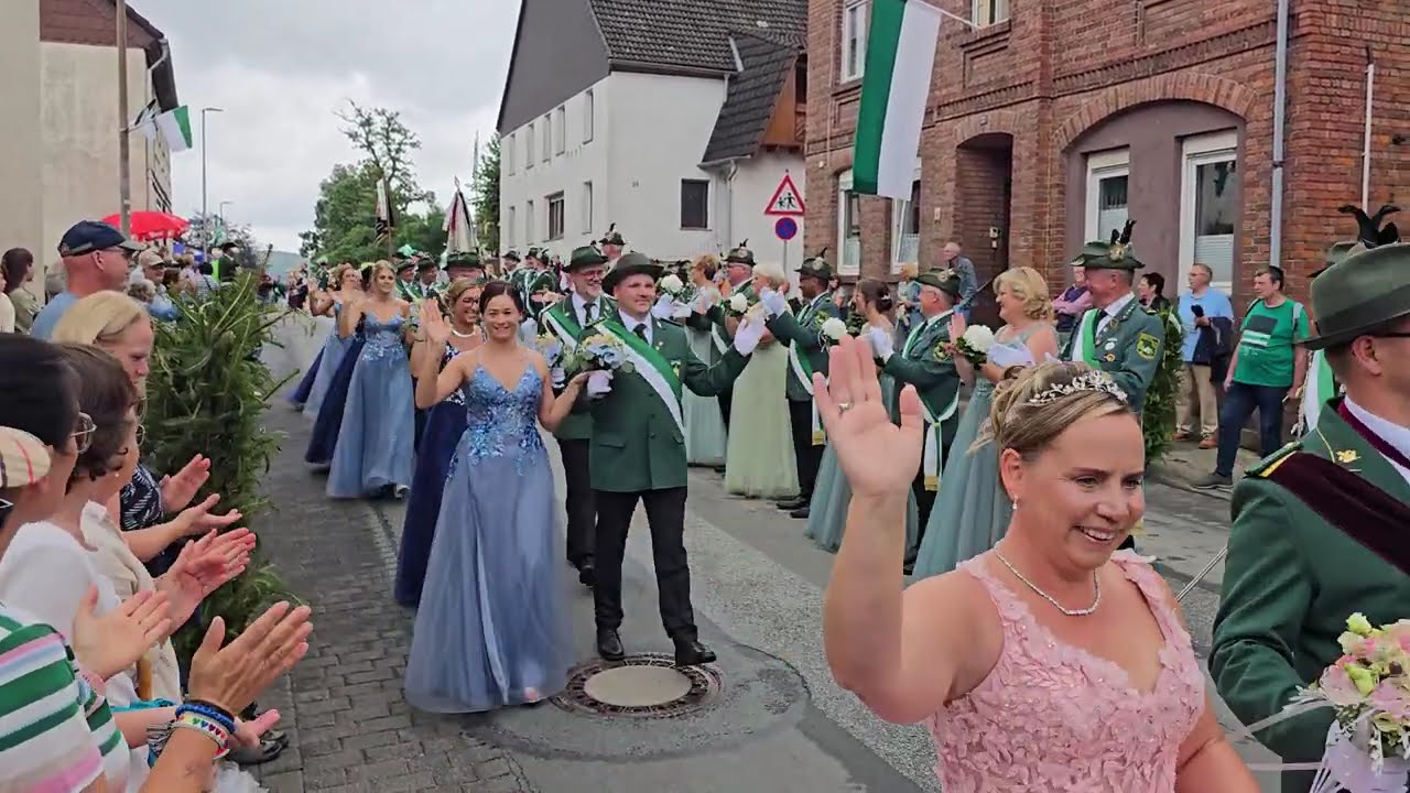 Heimat- und Schützenfest Ovenhausen Festumzug Parade der Schützen Juli 2025