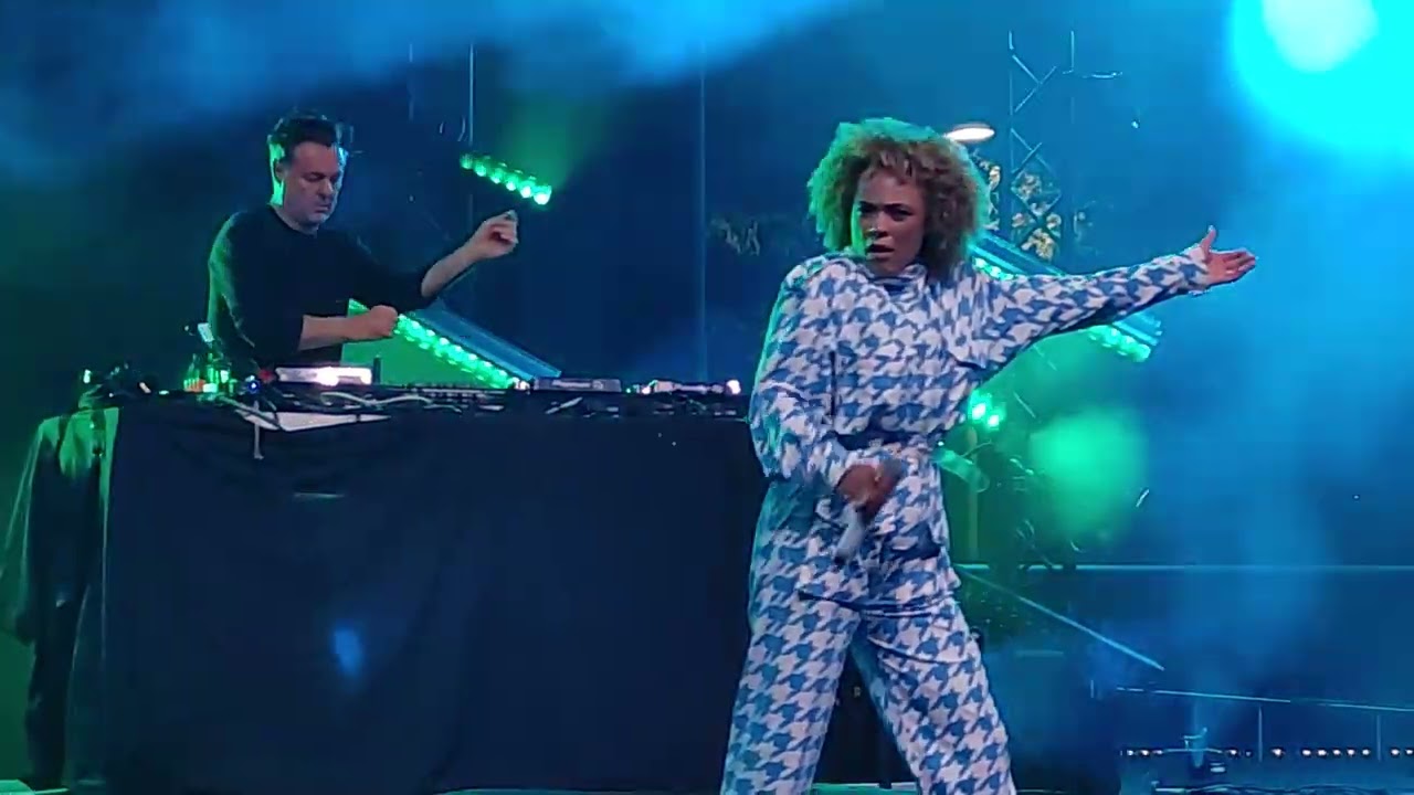 UFO & SML Sneaky Sound System at Tumbalong Vivid Sydney 2024 Opening Night (My Recordings Pt. 6) UFO