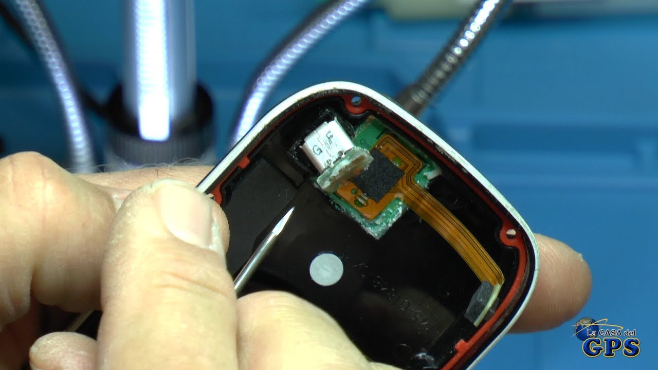 Reparación del conector micro USB de un GARMIN EDGE 1000