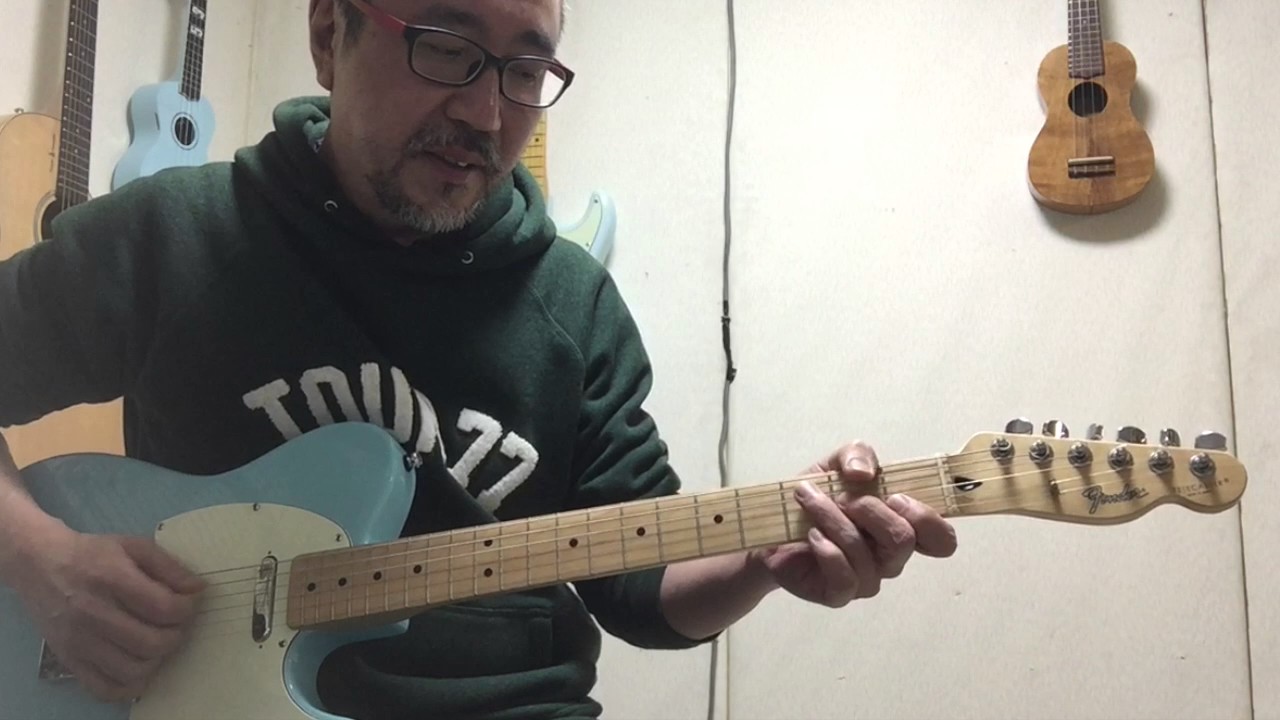 コードにはメロディが含まれている（きよしこの夜、赤鼻のトナカイ）エレキ