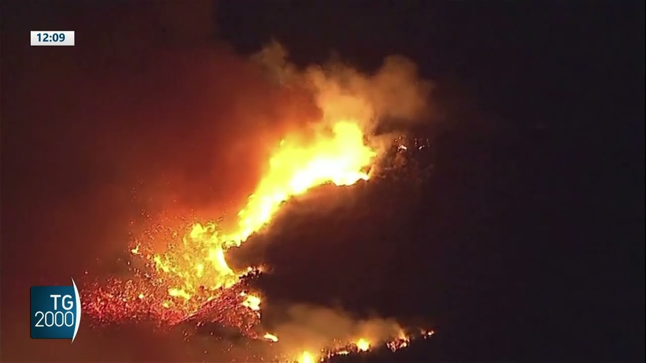 Incendi a Los Angeles, 5 vittime. Evacuate 150 mila persone