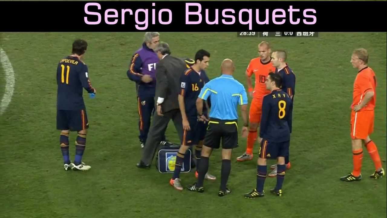 Sergio Busquets's Skills - vs Netherlands_FIFA(2010)
