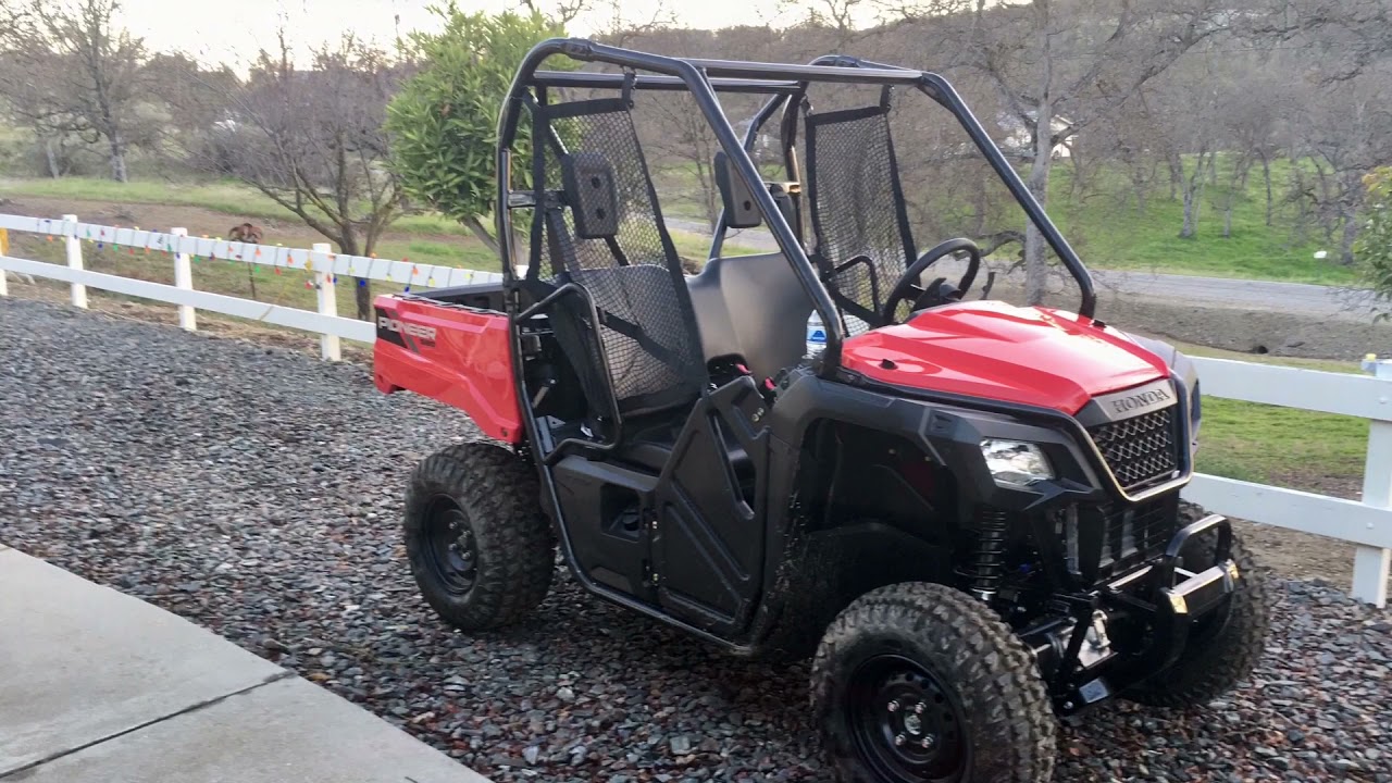 Honda Pioneer 520 Climbing