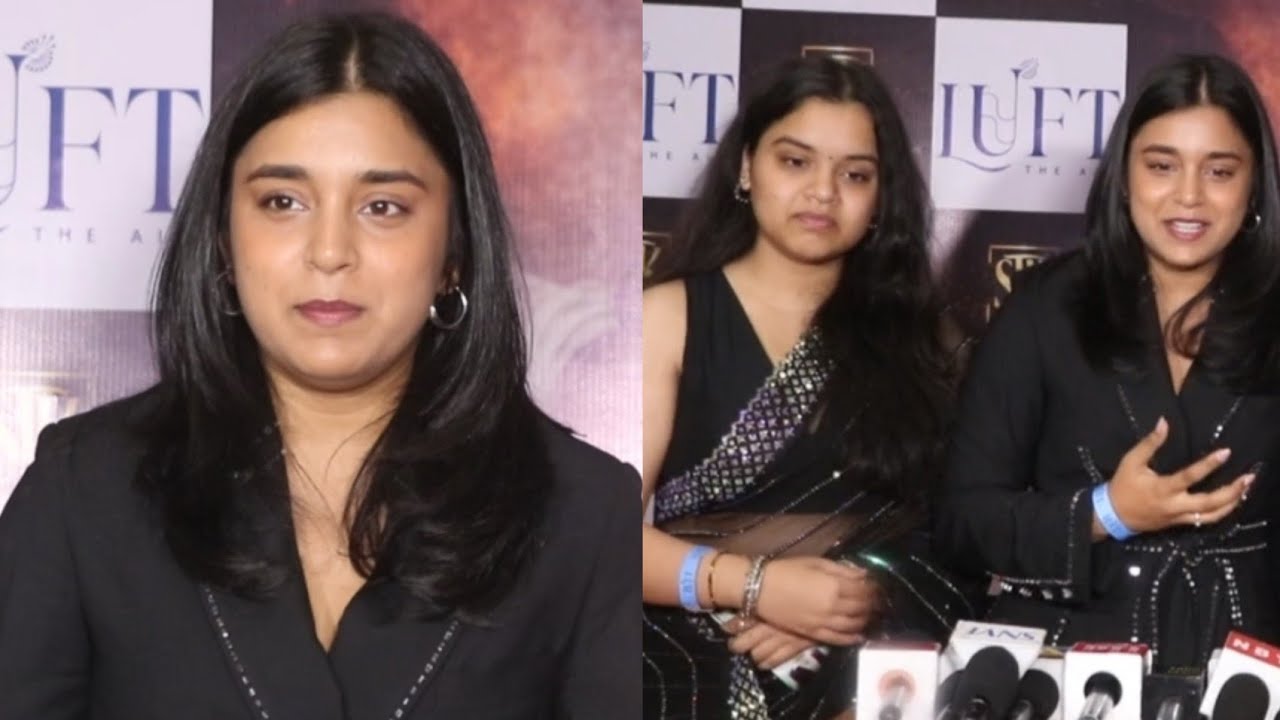 Sumbul Touqeer And Her Family Today Arrive At ( Aaj Sach Bolungi ) Grand Music Launch Event Night 