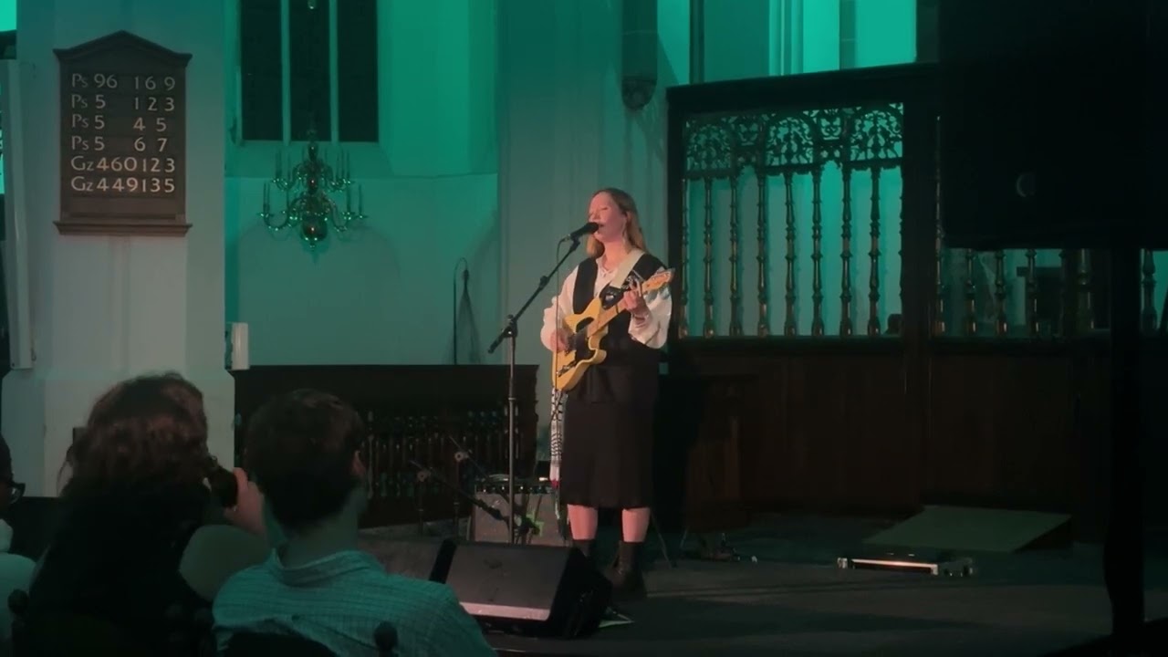 Julia Jacklin. Don’t Know How To Keep Loving You. Jacobikerk, Utrecht. 29-09-2024