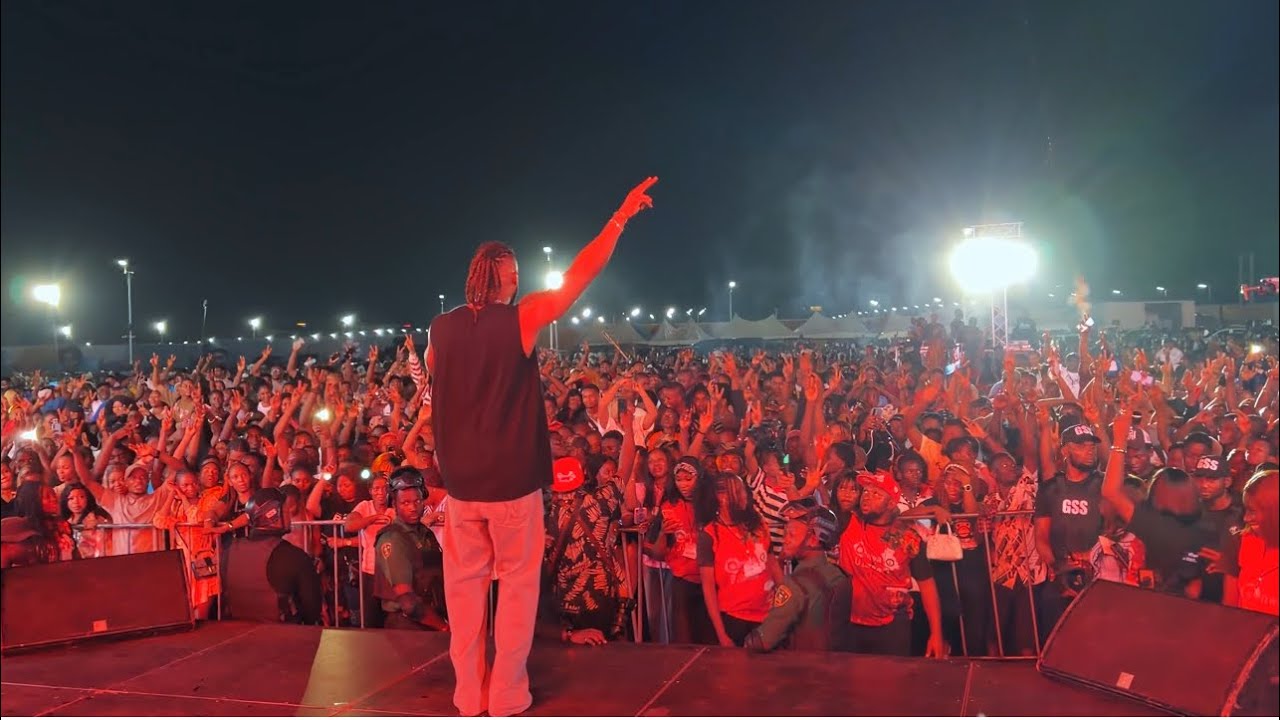 Flavour shuts down Anambra | Headline concert highlights 