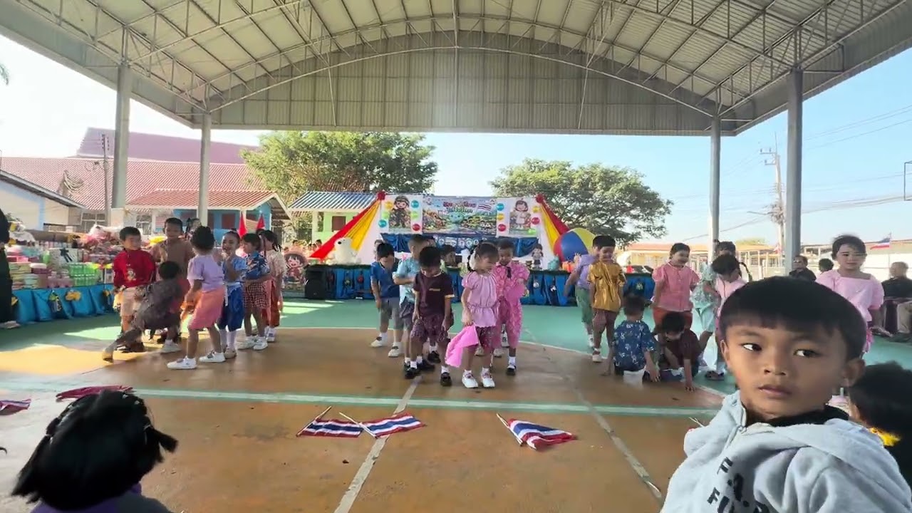 การแสดงวิถีไทยวัยซน ไทยคิด ไทยทำ 