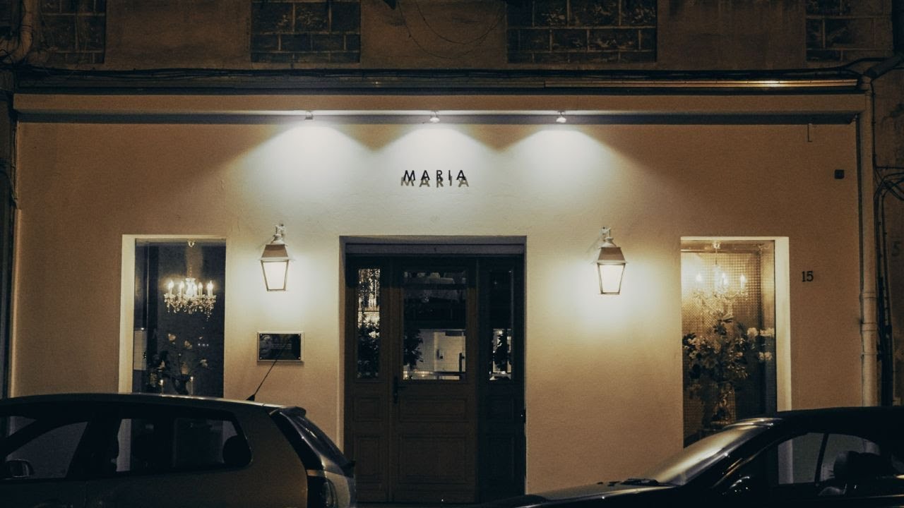 MARIA after Midnight - Join Jan Hendrik's inner circle in Nice with a bottle of Ernie Els wine