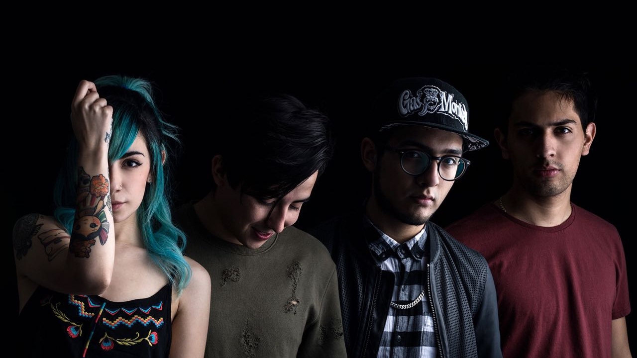 Sigo Aqu&iacute; (El Que Busca Encuentra) - SONSOUT