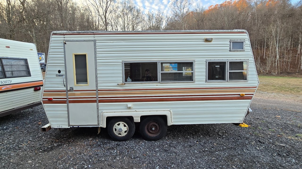 ПРОДАЕТСЯ - 18-футовый кемпер Coachmen 1980 года выпуска - 1950 долларов США