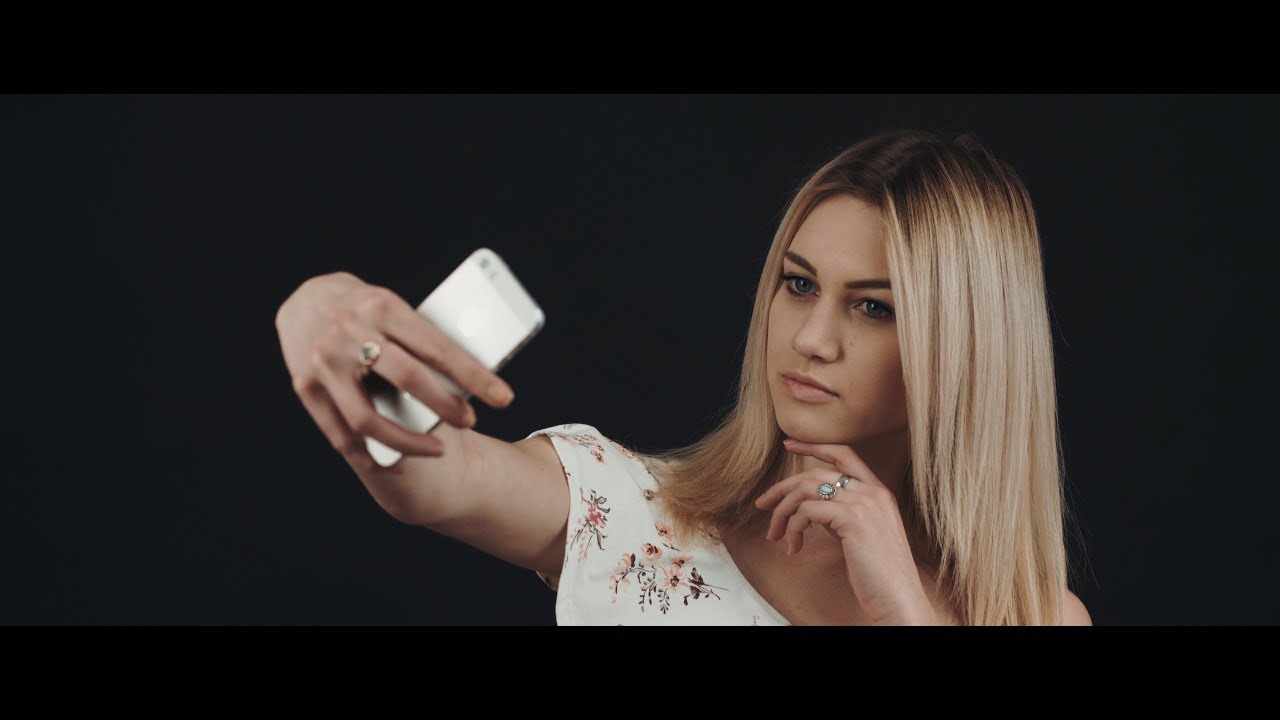 Pita Ramos x Bia - P&eacute;nzl&eacute;lek (Official Music Video)