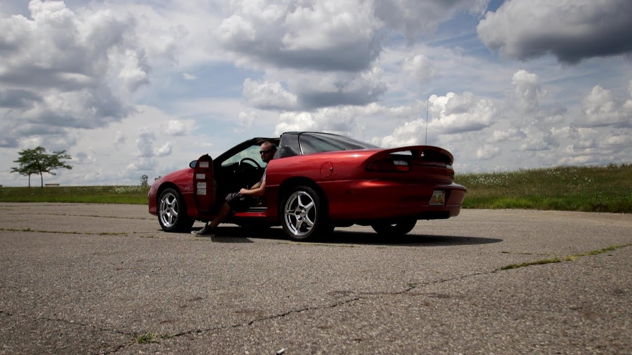 Chevrolet Camaro SS 2001 года выпуска